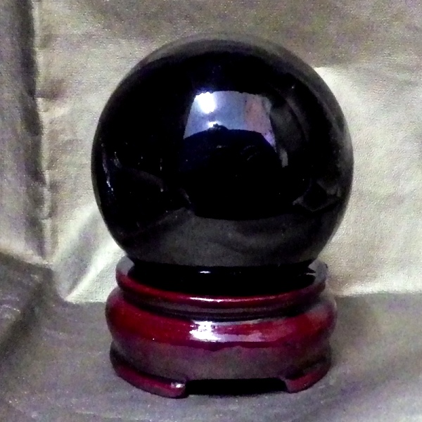 【57mm 丸玉】ロシア産＜最高品質＞モリオン球 （重さ266g・木製台座付き）完全天然 無着色のモリオン球を限定入荷！