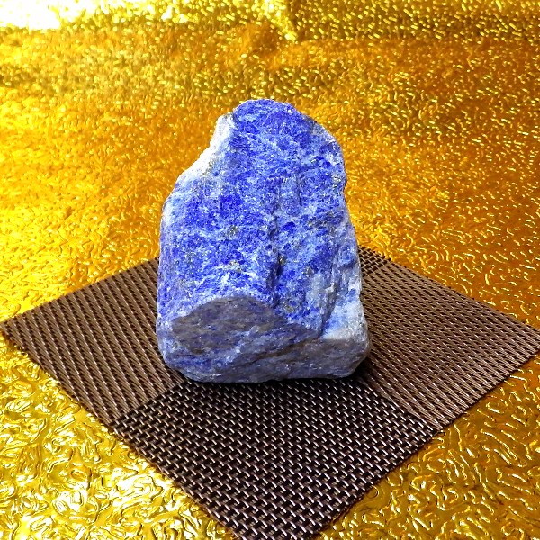 【非研磨】 ラピスラズリ原石（重さ222g  横幅6cm 高さ6cm 奥行5.2cm 完全天然石 無着色）※非研磨の採掘したままの姿です
