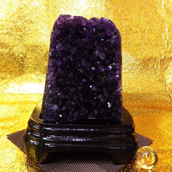 【プレミアクラス】アメジスト原石クラスター（重さ1403g 高さ約17cm 横幅約14.5cm 奥行約13cm） ウルグアイ産【台座付き】完全天然石 写真現品販売