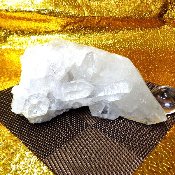 【プレミアクラス】水晶原石クラスター 大型サイズ（重さ572g 高さ約5.5cm 横幅約12.8cm 奥行約8.5cm ブラジル産）完全天然石