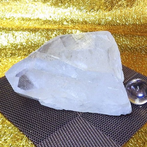 【プレミアクラス】水晶原石クラスター 大型サイズ（重さ743g 高さ約6cm 横幅約12cm 奥行約9cm ブラジル産）完全天然石