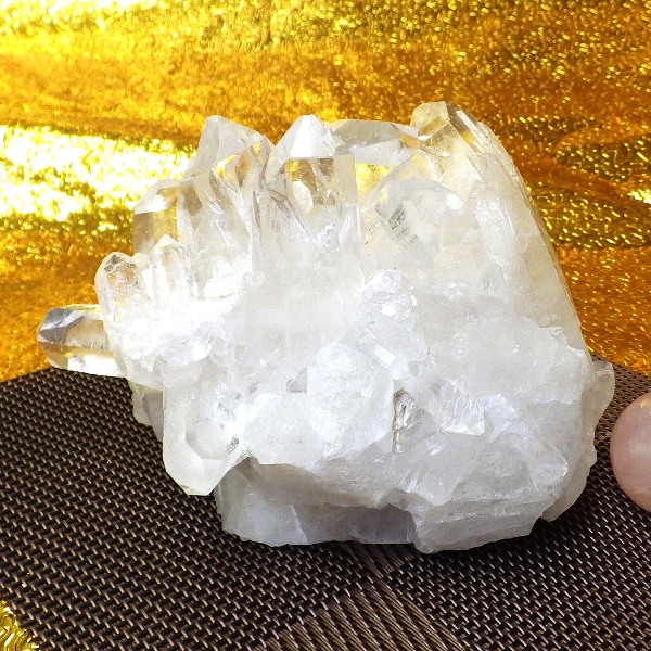【プレミアクラス】水晶原石クラスター 大型サイズ（重さ551g 高さ約7cm 横幅約11cm 奥行約8cm ブラジル産）完全天然石