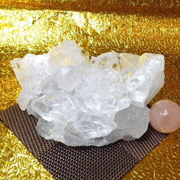 【プレミアクラス】水晶原石クラスター 中型サイズ（重さ400g 高さ約6.5cm 横幅約10.5cm 奥行約8cm ブラジル産）【台座なし】完全天然石