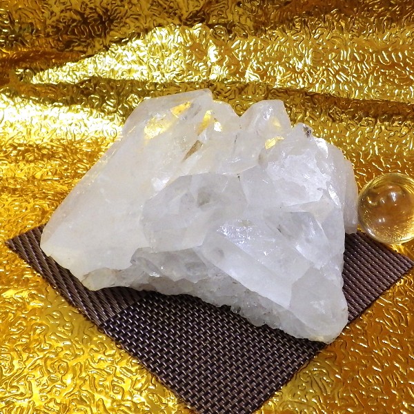【プレミアクラス】水晶原石クラスター 中型サイズ（重さ371g 高さ約6cm 横幅約11cm 奥行約8.5cm ブラジル産）完全天然石