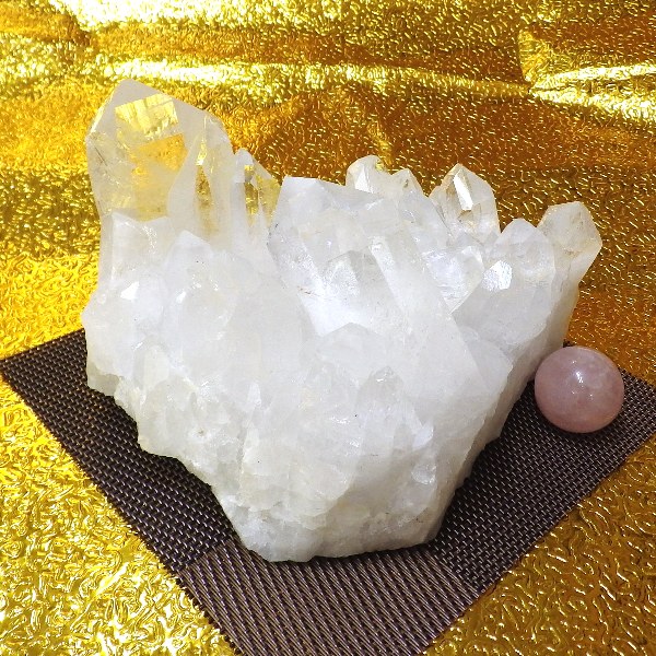 【プレミアクラス】水晶原石クラスター 特大サイズ（重さ1480g 高さ約9cm 横幅約15cm 奥行約13cm ブラジル産）