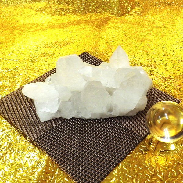 【プレミアクラス】水晶原石クラスター 小型サイズ（重さ178g 高さ約4.5cm 横幅約9.5cm 奥行約4.5cm ブラジル産 ）【台座なし】