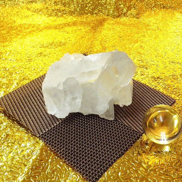 【プレミアクラス】水晶原石クラスター 小型サイズ（重さ168g 高さ約5.3cm 横幅約6.5cm 奥行約5.5cm ブラジル産 ）【台座なし】