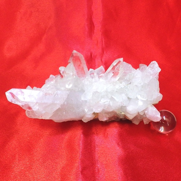 【スタンダードクラス】水晶原石クラスター 大型サイズ（重さ871g 高さ約7.7cm 横幅約16.5cm 奥行約9.5cm ブラジル産）【台座なし】
