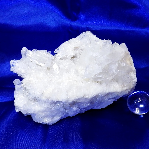 【Ｂクラス】水晶原石クラスター 大型サイズ（重さ779g 高さ約8cm 横幅約13cm 奥行約8cm ブラジル産 完全天然石）