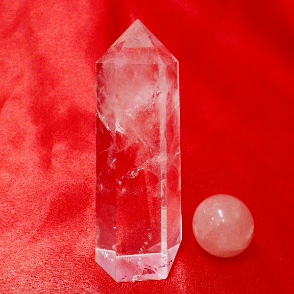 【水晶ポイント】ブラジル産最高品質 水晶原石ポイント（六角柱）小型サイズ（重さ151g 高さ約9cm）
